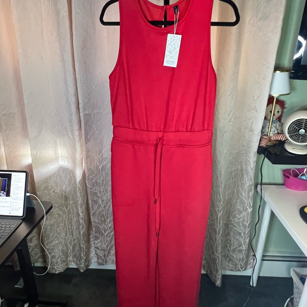 Elegant Red Sleeveless Dress